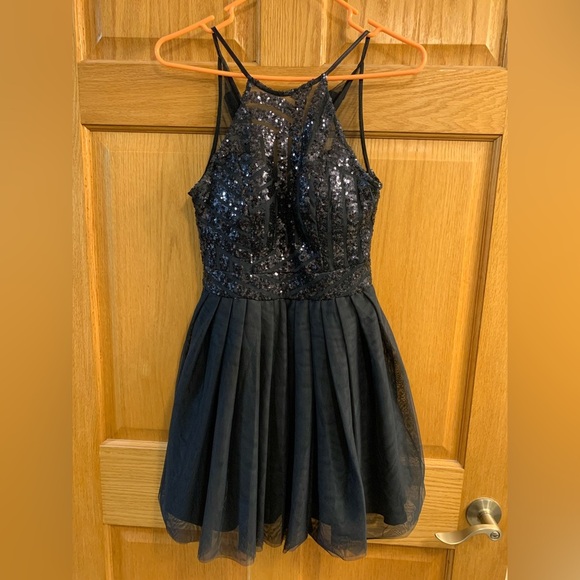 B Darlin Homecoming Party Dance Evening Dress Black Sequin Bling Halter Size 1/2 - Picture 1 of 6